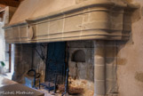 <center></center><center>Le prieuré Saint-Maurice. </center>La pièce attenante au réfectoire, la cuisine, possède une très belle cheminée du XVème siècle en molasse, pierre de la région.