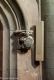 <center></center><center>L'église paroissiale Saint-Laurent </center> Modillon sculpté en demi-relief représentan un ange en buste tenant l'écu des Luyrieux. 4e quart 15e siècle