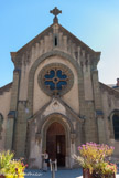 <center></center><center>L'église paroissiale Saint-Laurent </center>La façade a été entièrement refaite en 1887 ; elle était jadis précédée d'un clocher-porche.