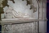 <center></center><center>L'abbaye de Hautecombe. </center> Gisant de Sibylle de Baugé, première épouse d'Amédée V de Savoie.