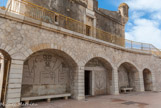 <center>Le bastion</center>C'est aujourd'hui le musée Cocteau, avec des mosaïques murales en galet : le Pêcheur et la Mentonnaise.
