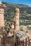 <center>Le cimetierre du vieux château.</center>La colonne tronquée représente la mort quand on est encore plein de vigueur.