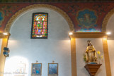 <center>Chapelle Notre-Dame de l'Immaculée Conception </center> Sur les murs, les médaillons représentent différents symboles de la vierge.