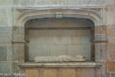 <center>La Cathédrale Saint-Pierre Saint-Paul. </center> Un enfeu, tombeau de l'Evêque de Nantes, Guillaume Guéguen (1500-1506) sculpté par Michel Colombe, serait occupé par le gisant d'Henri le Barbu, Evêque de Nantes (1404-1419).