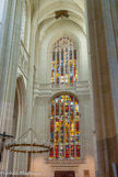 <center>La Cathédrale Saint-Pierre Saint-Paul. </center> La plus haute et la plus vaste verrière de France surplombe ce tombeau. Oeuvre de François CHAPUIS, on peut y distinguer 7 lignes différentes représentant des Evêques de Nantes, des Saints et Saintes, des Martyrs et des Bienheureux de Bretagne.