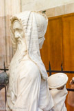 <center>La Cathédrale Saint-Pierre Saint-Paul. </center> La Prudence à deux faces.