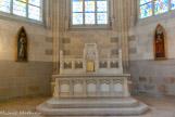 <center>La Cathédrale Saint-Pierre Saint-Paul. </center> Ensuite, c'est la chapelle dédiée à Ste Anne, Les deux peintures à cadre ogival représentent la Vierge de l'Annonciation à gauche et Sainte Marie l'Egyptienne à droite.
