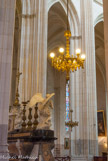 <center>La Cathédrale Saint-Pierre Saint-Paul. </center> Les lustres de la Nef sont réalisés vers (1870) par François Evellin.