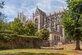 <center>La Cathédrale Saint-Pierre Saint-Paul. </center> L'arrière de la cathédrale, vu du cours St Pierre.