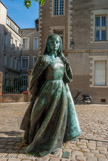 <center>Le château des ducs de Bretagne. </center> Anne de Bretagne, duchesse de Bretagne et deux fois reine de France. Sculpteur Jean Fréour.