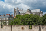 <center>Le château des ducs de Bretagne. </center> La cathédrale.