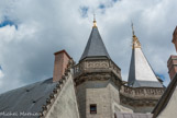 <center>Le château des ducs de Bretagne. </center> Les épis de faîtage, vus de la tour des Jacobins. Cette tour est aussi appelée tour des Anglais, car elle a servi à emprisonner des soldats anglais au cours du 18e siècle.
Le sommet de la tour aujourd'hui aménagée en terrasse d'artillerie a été remanié plusieurs fois. Des sondages archéologiques ont permis d'apprécier les dimensions réelles du bâtiment qui la surmontait au 15e siècle. Il était plus imposant que ses voisins conservés sur les tours de la Boulangerie et du Pied de Biche.