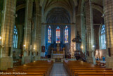 <center>Eglise Sainte-Croix. </center> L'origine de l'église Sainte-Croix, construite au cœur de la vieille cité de Nantes, est obscure. On sait seulement avec certitude qu'au XIe siècle elle était confiée aux bénédictins de Martmoutiers-lez-Tours qui avaient là un Prieuré dont la chapelle Saint-Martin était à l'emplacement du chœur actuel.