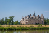 <center>Promenade sur l'Erdre. </center> De style fin gothique, pré-renaissance, l'édifice est rénové en 1880 par l'architecte de La Morandière -- Les visiteurs célèbres : la Marguerite des Marguerites ( sœur de François 1er), la Duchesse de Berry lors de sa réception à Nantes en 1828 -- Le site abrite un club hippique.