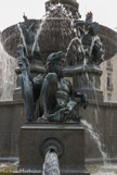<center>La place Royale. </center> Le Cher.