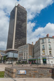 <center>La porte Sauvetout : vestige du Moyen Âge. </center>Au 15ème siècle, à la sortie nord de la ville, le châtelet Sauvetout était une petite forteresse composée de deux tours et d'un pont-levis, qui menait au faubourg du Marchix. De cet ensemble défensif, seule la base de la tour Haut-le-pied, en lits de granit et de schiste, est visible aujourd'hui.
