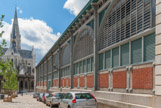 <center>Anciennes halles. </center>A gauche, St Nicolas.