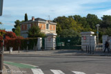 <center>Entrée de la campagne Pastré</center>Un Jean Pastré, marchand de laine, émigra du sud du massif central à Marseille en 1781. Il épousa Eugénie Gautier en 1799. Ils eurent six enfants : Amélie, Joseph, Paul, Jean-Baptiste dit Baptistin, Eugène et Jules. 
En 1820, Amélie épouse Jean Alexis Estrangin, d’une ancienne famille d’avoués de Marseille, et donne naissance en 1821 à Henri Estrangin.
A la mort de Jean, en 1821, sa femme Eugénie obtient la tutelle légale et fonde une maison de commerce et oriente ses activités vers l’Égypte où elle envoie son fils Baptistin en 1823, rejoint par son frère Jules en 1826. En 1828, une nouvelle maison est formée sous le nom de « Pastré frères ». Pendant les quarante années suivantes, les cinq frères développeront leur entreprise de négoce, d’armement et de finance dont les activités s’étendront jusqu’en Inde, Chine, Indochine, Turquie et la côte d’Afrique occidentale.
Joseph, resté à Marseille, seconde sa mère et épouse en 1833 Mathilde de Régny, dont les parents possédaient une bastide à St Marguerite. Ils eurent deux enfants : Aimé et Marie.
En 1835 Baptistin revient à Marseille et épouse Marie-Thérèse (Thézy) Poncet. Ils eurent quatre filles, Jeanne, Eugénie, Marguerite, Rose et un fils Jean-Baptiste.
En 1835, Jules épouse à Alexandrie Elisabeth Nancy Schutz. Ils auront un fils, Pierre et trois filles, Berthe, Thérèse et Christine.
En 1846, Eugène épouse Céline de Beaulaincourt Marles. De 19 ans plus jeune que son mari, Céline est passionnée par les arts. Ils auront deux fils Jules Ange et André.