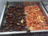 <center>Camargue coquillages</center>La société reçoit les coquillages, les fait dégorger dans des grands bacs avant de les envoyer sur les marchés.