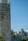 <center>Le château de Rochemaure</center>Au fond, vestiges de l'ensemble castra, avec le donjon.
