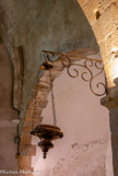 <center>Chapelle Notre-Dame-des-Anges.</center>Porte-veilleuse en laiton doré