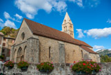 <center>Bayons</center>Dédiée à Notre-Dame de Bethléem, l'église de Bayons a été construite au 13e siècle. Elle fut le siège d'un prieuré qui dépendait de l'abbaye de l'lle-Barbe, située près de Lyon.
