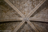 <center>Bayons</center>Voûte sur ogives sexpartite.