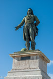 <center>Jean Etienne Championnet</center>Jean Etienne Championnet, né à Valence le 14 avril 1762, mort à Antibes le 9 janvier 1800. Général en chef des armées de la République en Italie, vainqueur sur les bords du Tibre, du Bronte, du garigliano et du Volturne, il soumit la ville de Naples en 1799.