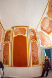 <center>Le château de Saumane. </center> Chambre du marquis de Sade. Fresques refaites par les Creuzet.