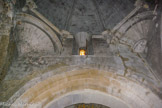 <center>L'église paroissiale Notre-Dame à Venasque. </center>A gauche, l'homme ou l'ange pour St Matthieu, à doite le taureau pour St Luc.