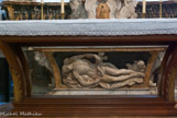 <center>L'église Notre-Dame </center>Le tombeau : sculpture magnifique d'un gisant descendu de la croix, sculpté par Antoine Duparc, la père de Françoise Duparc.