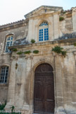 <center>Ancienne livrée de la Thurroye/center> Chapelle des pénitents gris du XVIIIe, par les architectes Franque.