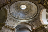 Chapelle des Oblats <br> La chapelle des Oblats possède elle aussi une coupole elliptique couvrant la nef en croix latine, sans collatéraux, ce qui accentue l’effet de hauteur. Largement éclairée par un lanterneau et quatre œils de bœufs, elle repose sur des pilastres composites à décor original.