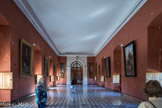 Le château de Castries. <br> Grande salle des États du Languedoc (trente-deux mètres de longueur) dont les murs supportent de beaux portraits de famille.