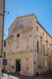 La chapelle de la Visitation.<br> A la Révolution, le 25 septembre 1792, ordre fut donné aux religieuses de quitter leur couvent. L'église fut transformée en magasin à sel, le monastère devint prison, puis hôpital militaire. Les bâtiments furent tout de même sauvés de la destruction et, à la Restauration finalement rachetés, réparés et réoccupés par les Visitandines. Aujourd'hui, rebaptisée la Nef, c'est désormais un lieu phare de l’artisanat d’art.