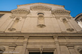 La chapelle de la Visitation.<br>  L'édifice a été décidé en 1631 par l'évêque Pierre de Fenouillet, selon un modèle établi par les religieuses originaires de la maison d'Annecy, et bâti de 1633 à 1698. Les instructions reprenaient la tradition médiévale du cloître à quatre galeries. L'église, achevée en 1651, se compose d'une nef unique à trois travées rectangulaires, et d'un choeur carré de même largeur. l'architecte est Jean Bonnassier.