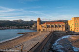 Église Notre-Dame-des-Anges : Construite entre 1684 et 1691 dans un style gothique méridional. Elle est, avec son célèbre clocher, ancien phare médiéval, pratiquement entourée par la mer sur ses trois côtés.