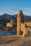 Église Notre-Dame-des-Anges : Construite entre 1684 et 1691 dans un style gothique méridional. Elle est, avec son célèbre clocher, ancien phare médiéval, pratiquement entourée par la mer sur ses trois côtés.