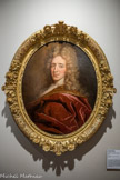 Musée Hyacinthe Rigaud. <br> Gaspard Rigaud
(Perpignan, 1661 - Paris, 1705)
Portraits d’un jeune couple 1699 Huiles sur toile
Frère cadet d’Hyacinthe, formé à Montpellier par Antoine Ranc puis travaillant à Paris aux côtés de son frère en 1695, Gaspard Rigaud va viser l’émancipation et ouvrir son propre atelier. Il devient rapidement le portraitiste de la petite bourgeoisie parisienne en reprenant à son compte les archétypes du portrait tels que codifiés par Hyacinthe: noblesse des attitudes, acuité psychologique et somptuosité des étoffes contribuent à la séduction de J ces images. Au travers de ces deux portraits se lit en filigrane le goût d’une époque pour le portrait domestique, objet du paraître social