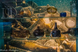 Le verre dans tous ses états.<br>
Au fil des décennies les épaves ont révélé tous les indices d'un commerce maritime permanent des produits du verre, blocs de matière brute, bouteilles et fragiles flacons, disques de verre à vitres et verre à recycler.