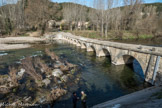 Montclus. Le Pont du Moulin enjambant la Cèze.