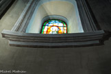 L'Église de Montclus. Les encadrements sont en trompe-l’œil.