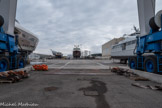 Les Chantiers Navals de La Ciotat. <br>Au pied de l'élévateur à sangle pour les bateaux de 300 t /45 mètres de long.  La plateforme de stationnement des bateaux.