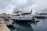 Les Chantiers Navals de La Ciotat. <br>Le bateau Sea Lion se trouve sur l'ascenseur à bateau de 2 000 t / 80 mètres de long. Il est en train d'être remis à l'eau.