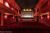 Cinéma l'Eden-Théâtre. <br>La restauration de l’Eden-Théâtre a nécessité 16 mois de travaux sous la conduite des architectes Nicolas Masson et André Stern, et coûté environ 7 millions d’euros. Bâtiment inscrit à l’inventaire supplémentaire des Monuments historiques, l’Eden-Théâtre a été reconstruit à l’identique de ce qu’il était en 1889, mais il est désormais équipé d’une cabine de projection dotée des technologies les plus modernes. La capacité maximale de la salle est de 166 places assises. La réouverture de l’Eden, le 9 octobre 2013, est intervenue dans le cadre des festivités liées à Marseille Provence, capitale européenne de la culture 2013.