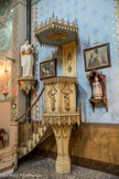 Foyer Jean-François Régis. <br> Près de la chaire une petite statue de l'enfant Jésus Roi de Prague.