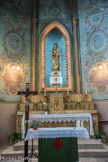 Foyer Jean-François Régis. <br> La décoration de l'autel et de la chaire sont en panneaux de fonte posés sur une structure en bois ordinaire, les peintures sont d'origines.