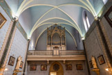 Foyer Jean-François Régis. <br> L'orgue fut commandé en 1866 par l'abbé Boyer, ancien aumônier de la Compassion et vicaire de St Victor, à la maison Puget et fils de Toulouse pour 5500 frs. Cet orgue, de 10 jeux et 2 claviers, est l'un des 350 instruments construits par cette société en 120 ans. Il existe 3 orgues Puget à Marseille celui de Saint Savournin est le seul à être resté intact depuis son installation. Il a été entièrement restauré.