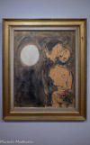 <center>Marc Chagall</center>Liozna (Biélorussie), 1887 - Saint-Paul de Vence, 1985. Les amoureux au clair de lune. 1972. Gouache sur toile.