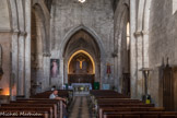 Sault. Église Notre-Dame-de-la-Tour.<br> Vers 1100 â 1110, construction de l'Eglise Romane. C'est la grande nef actuelle et le sanctuaire. L’église actuelle est constituée en 1859 par la réunion à la nef primitive de toutes les chapelles adjacentes. Trois grands arceaux ouverts ont remplacé le mur nord de la grande nef (à gauche).